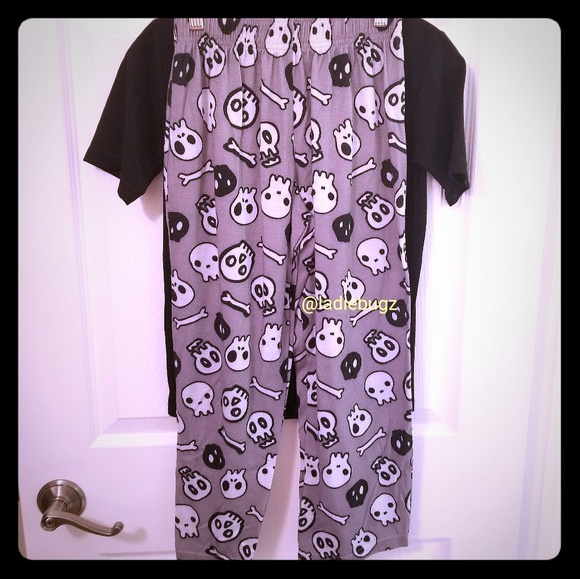 Cherokee Pj's Pants & Shirt - Picture 3 of 5